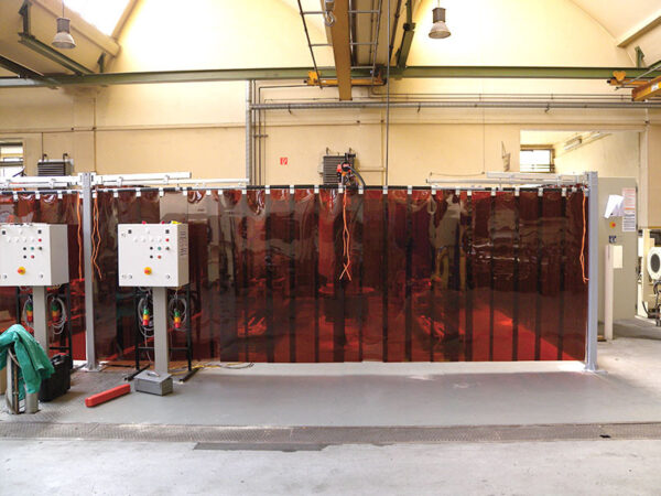Welding curtain on telescopic rail - Image 3