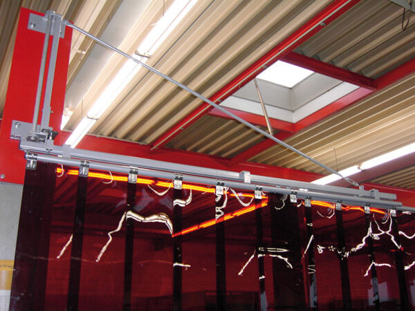 Welding curtain on telescopic rail - Image 4